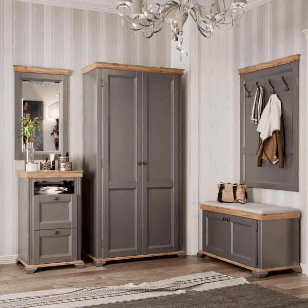 Встречают по одежке: гармоничный интерьер в прихожей