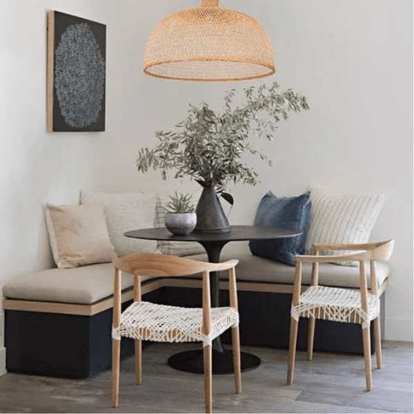 Удобная обеденная зона в небольшой кухне: раздвижные столы Танго и Гранд, кухонные уголки Парма и Челси