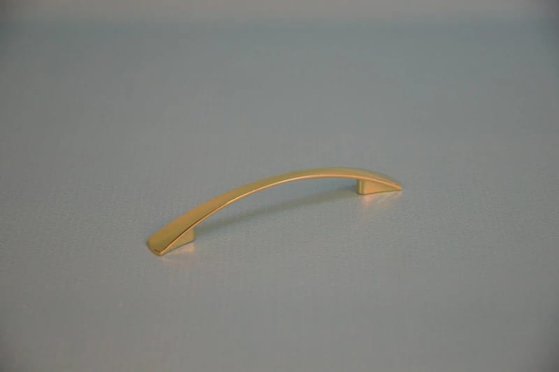 Ручка Бабочка 96 мм золото HD-02-96GD - фото 1