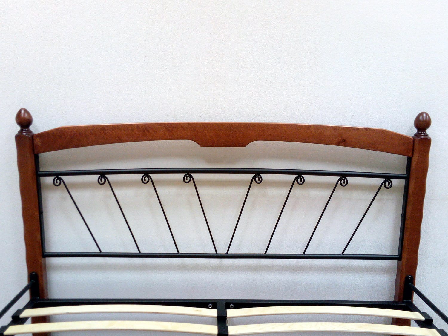 МУЗА 1 (черный, ножка 01/махагон) - фото 5