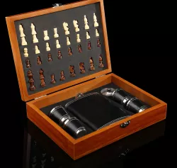 Набор подарочный 7 пр.: фляжка чёрная, 4 рюмки, воронка, шахматы, 18х24 см 3470687